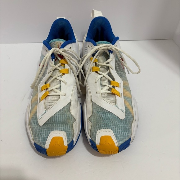 Nike Air Jordan Westbrook
One Take 4 UCLA Bruins
White Blue main image 5